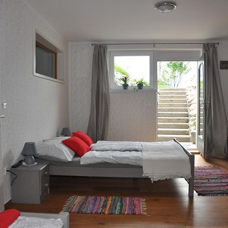 Apartma Romana Spodnji Otok エクステリア 写真
